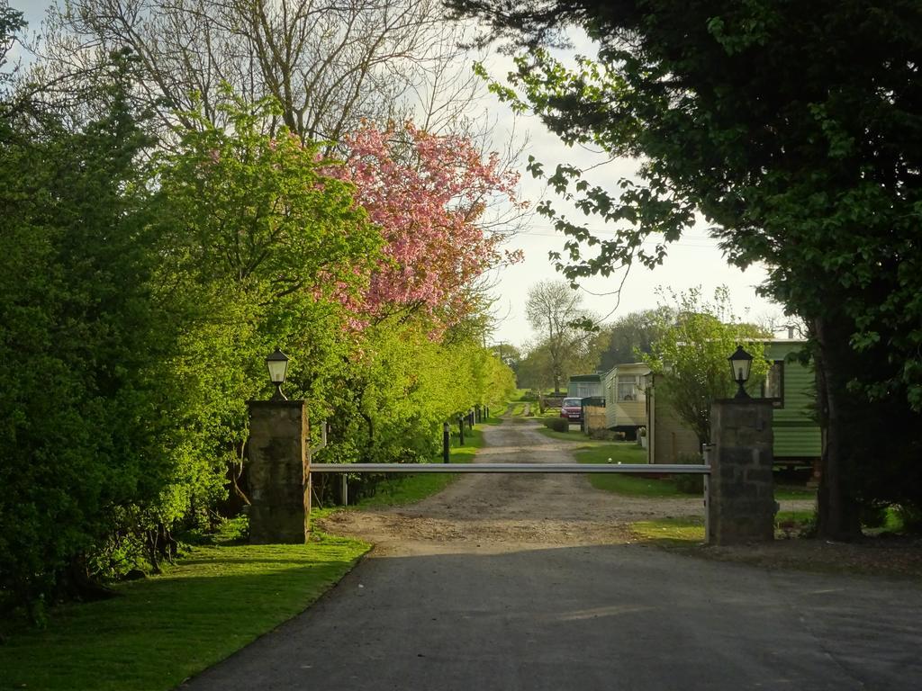 Chequers Inn Harrogate Exterior foto